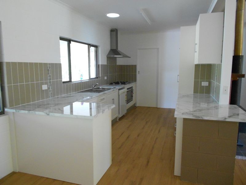 10 Poinsettia Street, Yungaburra QLD 4884