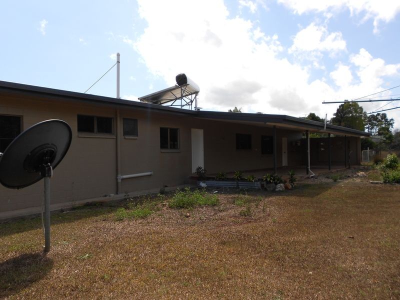 10 Poinsettia Street, Yungaburra QLD 4884