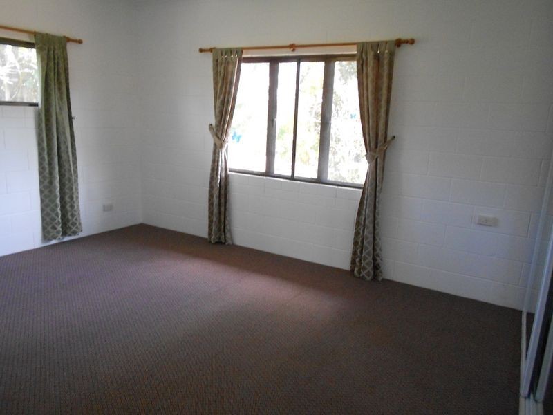 10 Poinsettia Street, Yungaburra QLD 4884