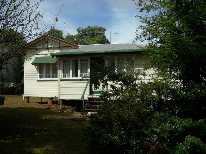 6 Ash Street, Yungaburra QLD 4884