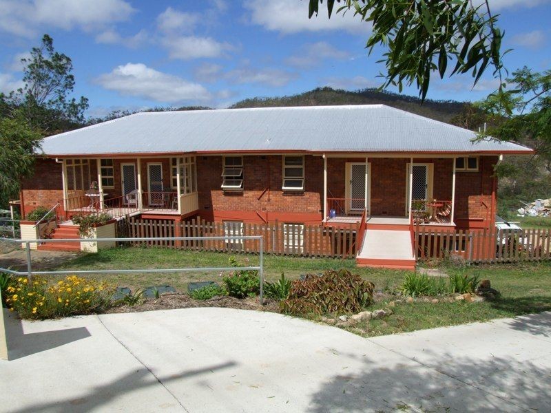4/4 William Street, Herberton QLD 4887
