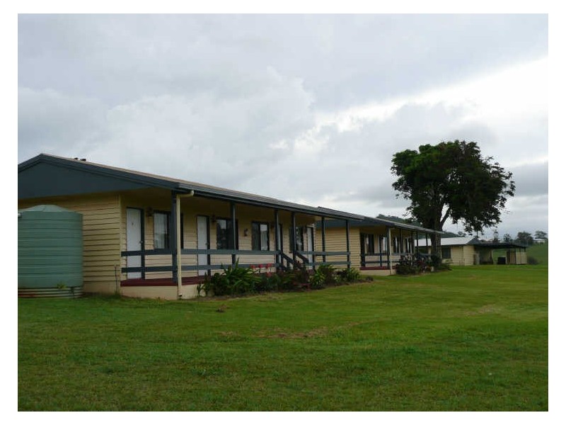 65 Moore Rd, Lake Eacham QLD 4884