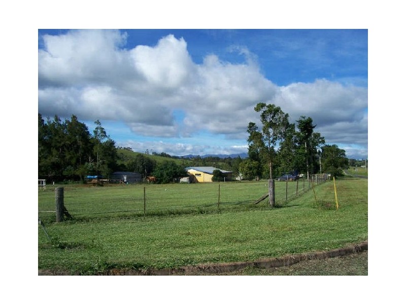 Lake Eacham QLD 4884