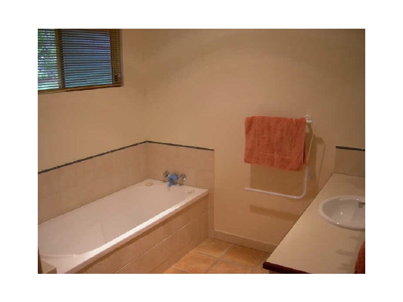 Lake Eacham QLD 4884