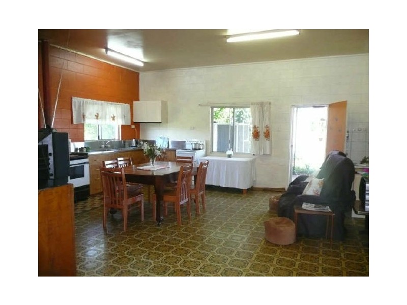 Lake Eacham QLD 4884