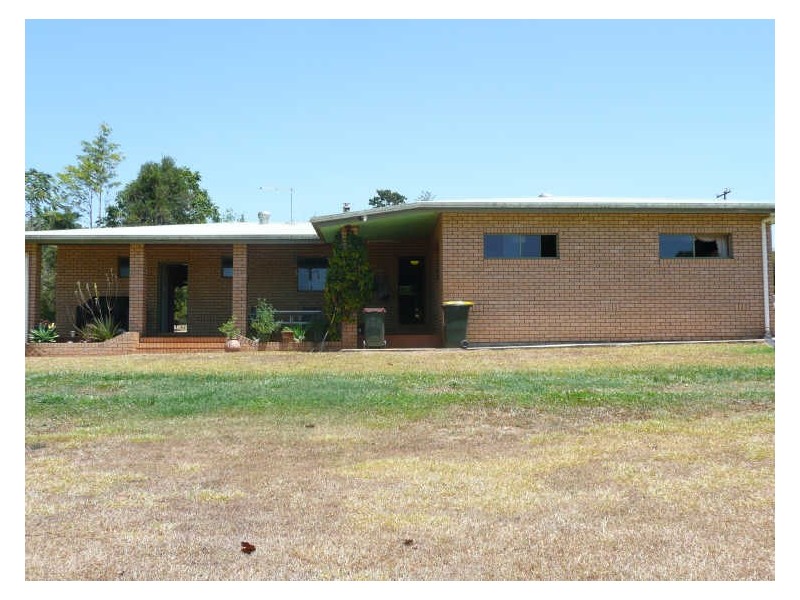 11 Russell Road Lake Eacham, Yungaburra QLD 4884