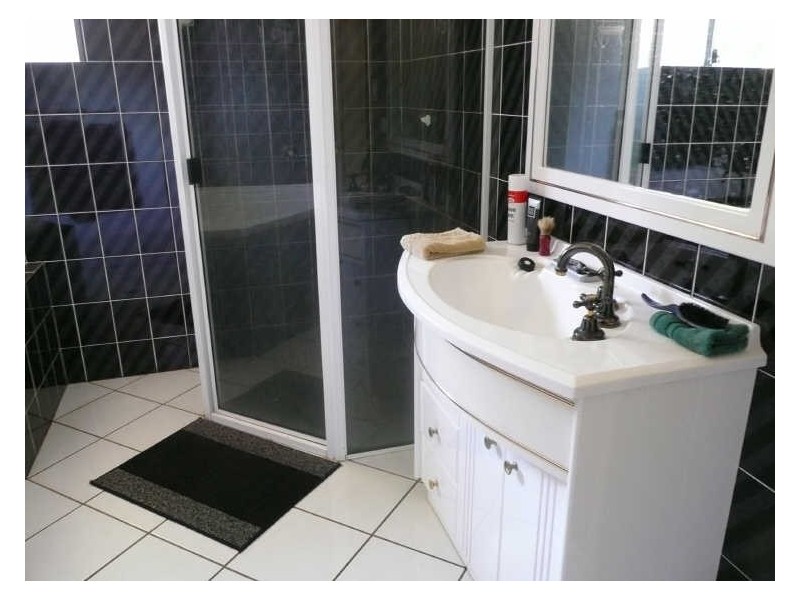 11 Russell Road Lake Eacham, Yungaburra QLD 4884
