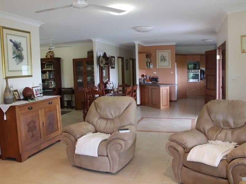 25 Park Avenue, Yungaburra QLD 4884