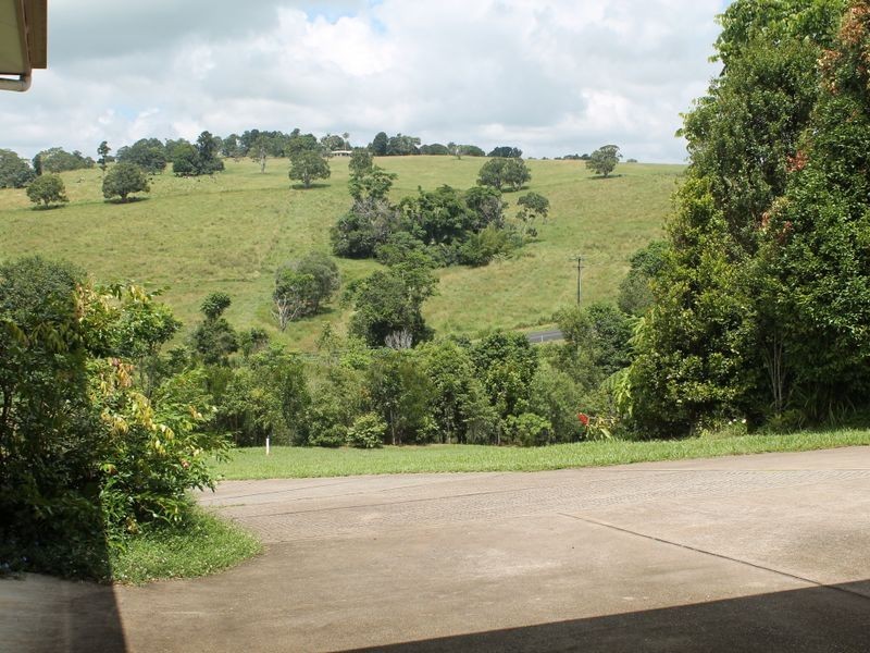 25 Park Avenue, Yungaburra QLD 4884