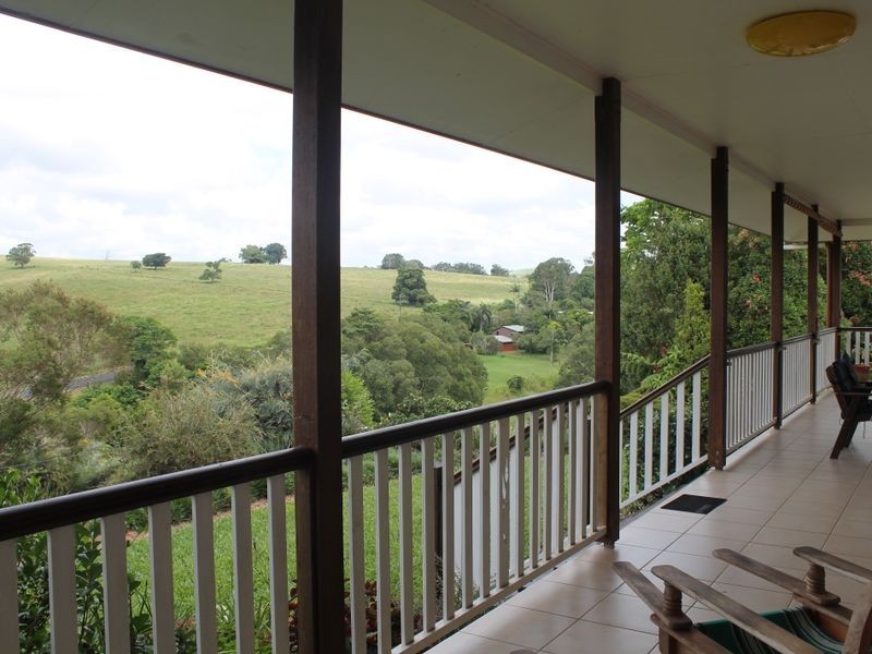 25 Park Avenue, Yungaburra QLD 4884