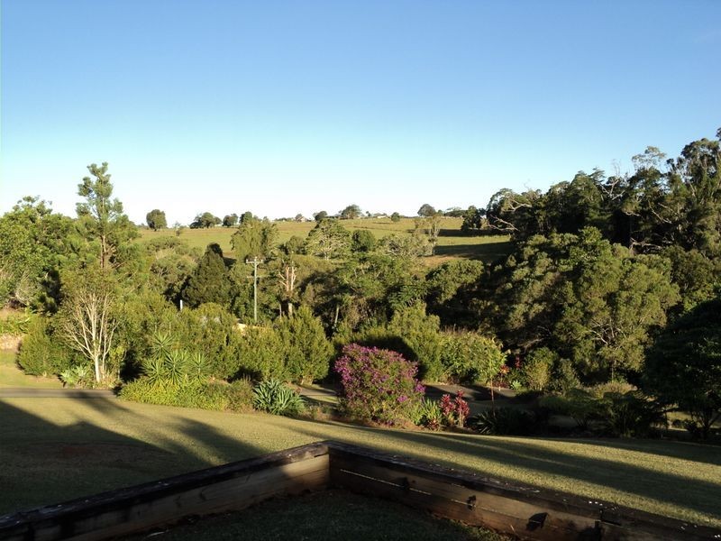 27 Park Avenue, Yungaburra QLD 4884