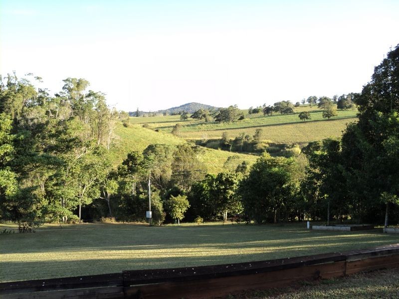 27 Park Avenue, Yungaburra QLD 4884