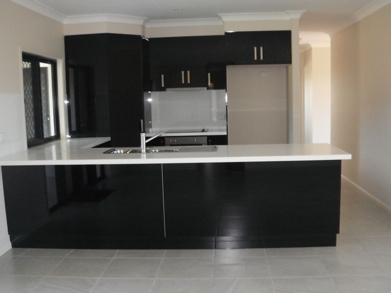 12 Rosenberg Street, Atherton QLD 4883
