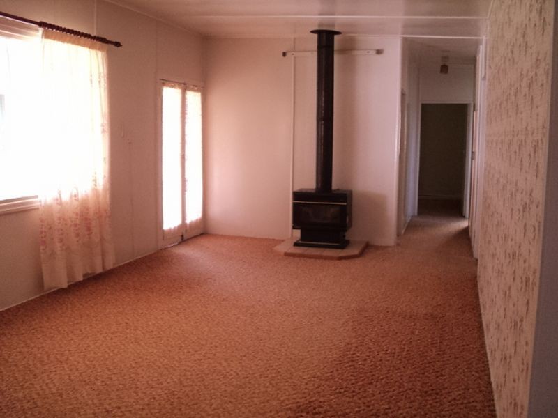 9 Uranium Street, Mount Garnet QLD 4872