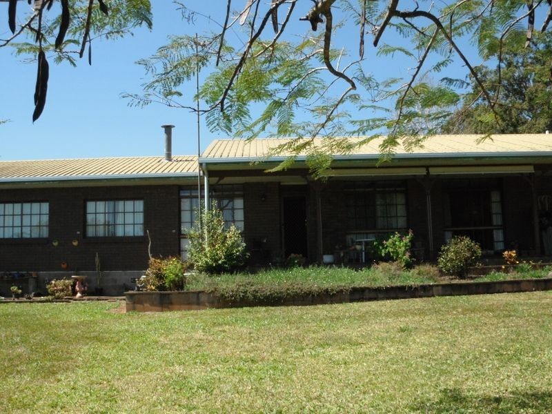 7 Imrie Close, Lake Eacham QLD 4884