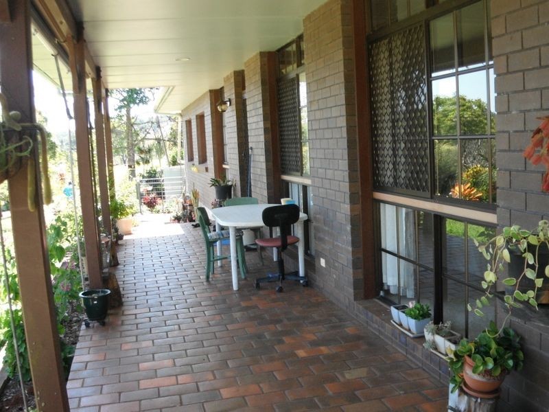 7 Imrie Close, Lake Eacham QLD 4884