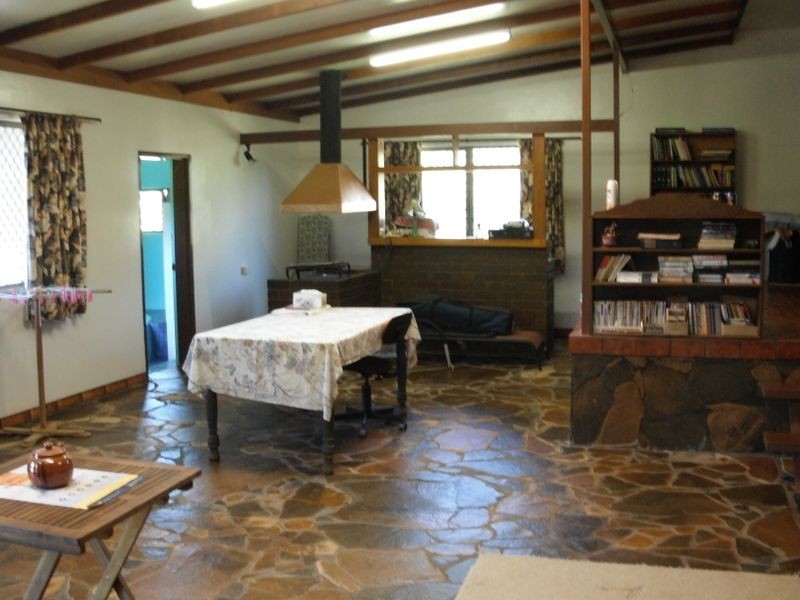 7 Imrie Close, Lake Eacham QLD 4884