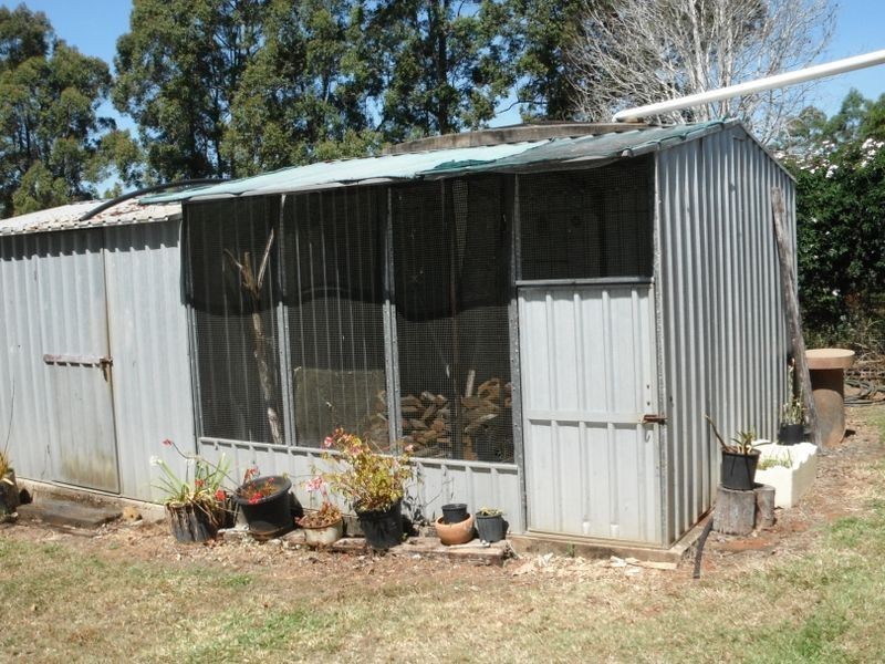 7 Imrie Close, Lake Eacham QLD 4884