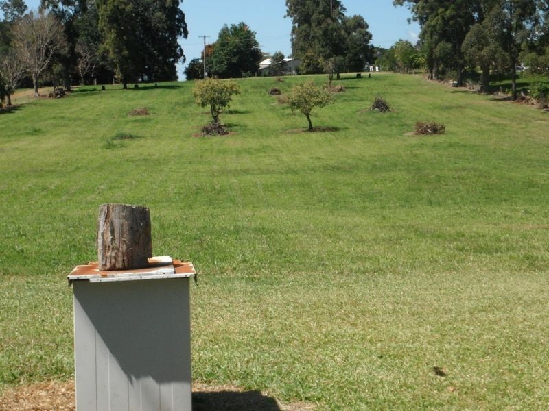 7 Imrie Close, Lake Eacham QLD 4884