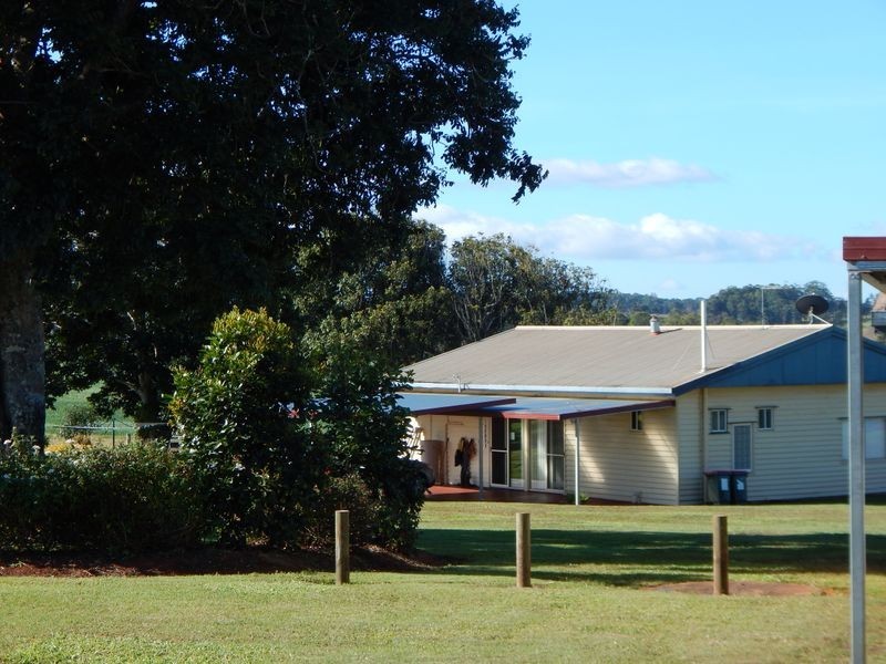 Lake Eacham QLD 4884