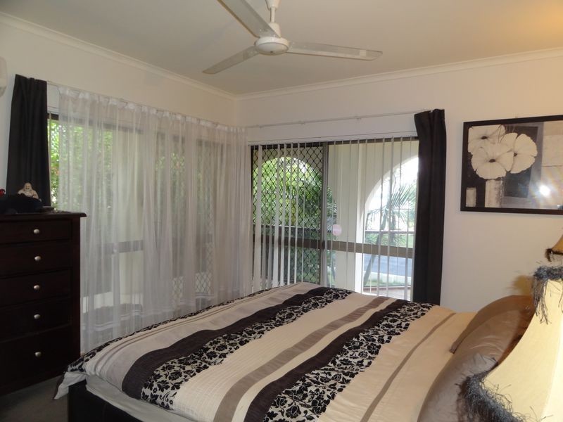 6 Palm Street, Tinaroo QLD 4872