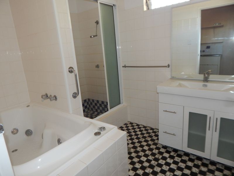 37 Ray Road, Mareeba QLD 4880