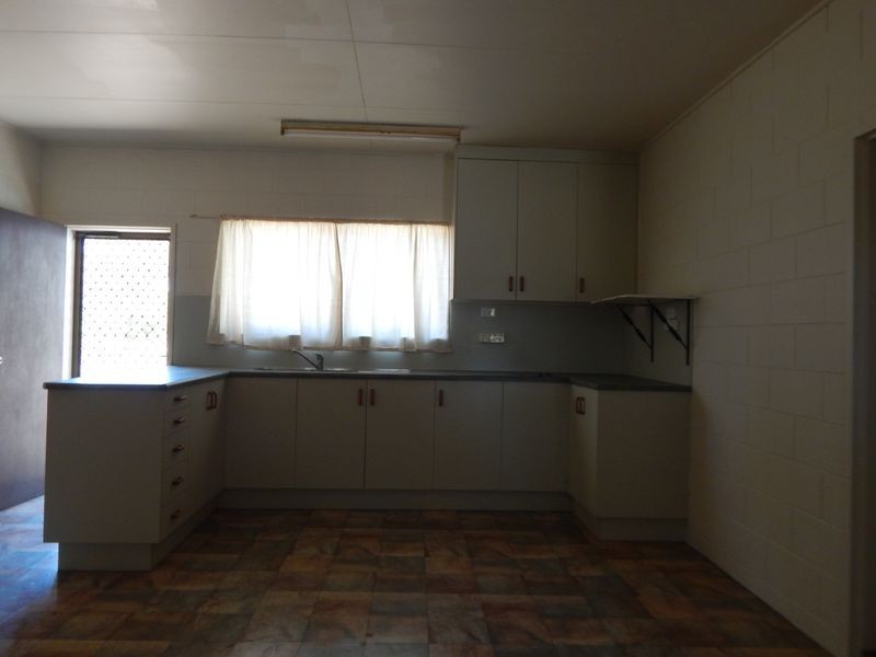 37 Ray Road, Mareeba QLD 4880