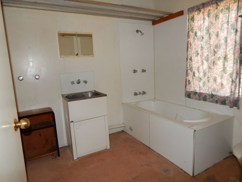 37 Ray Road, Mareeba QLD 4880