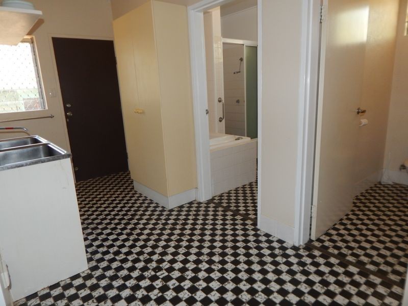 37 Ray Road, Mareeba QLD 4880