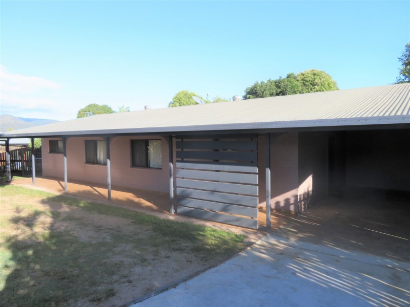 6 Hillview Crescent, Atherton QLD 4883