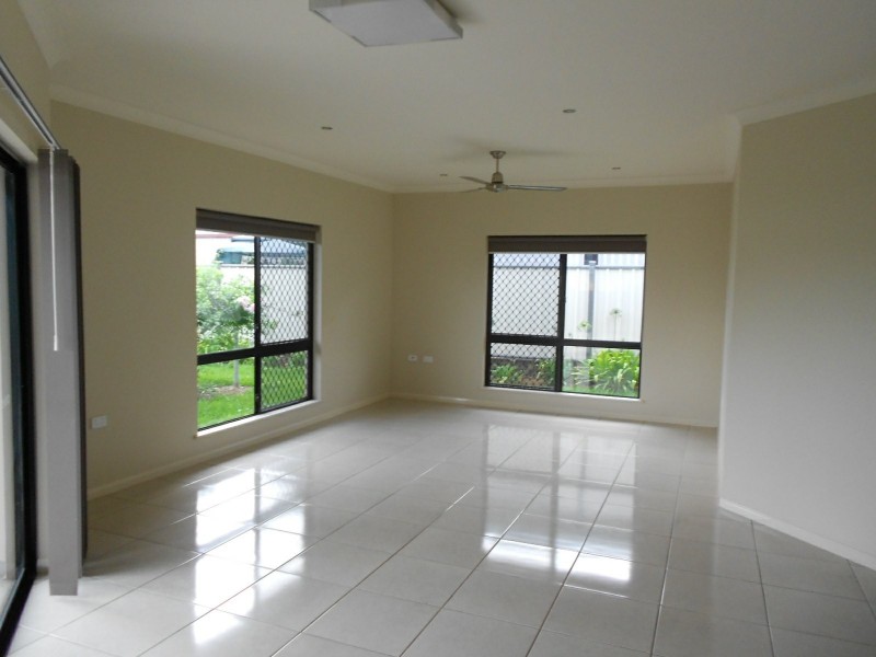 1/12 Waller Street, Atherton QLD 4883