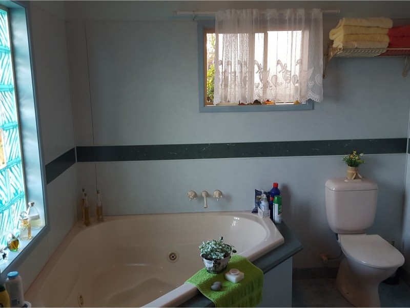 10 Bernard Street, Malanda QLD 4885