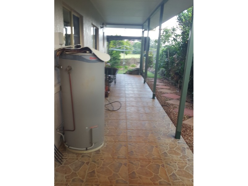 10 Bernard Street, Malanda QLD 4885