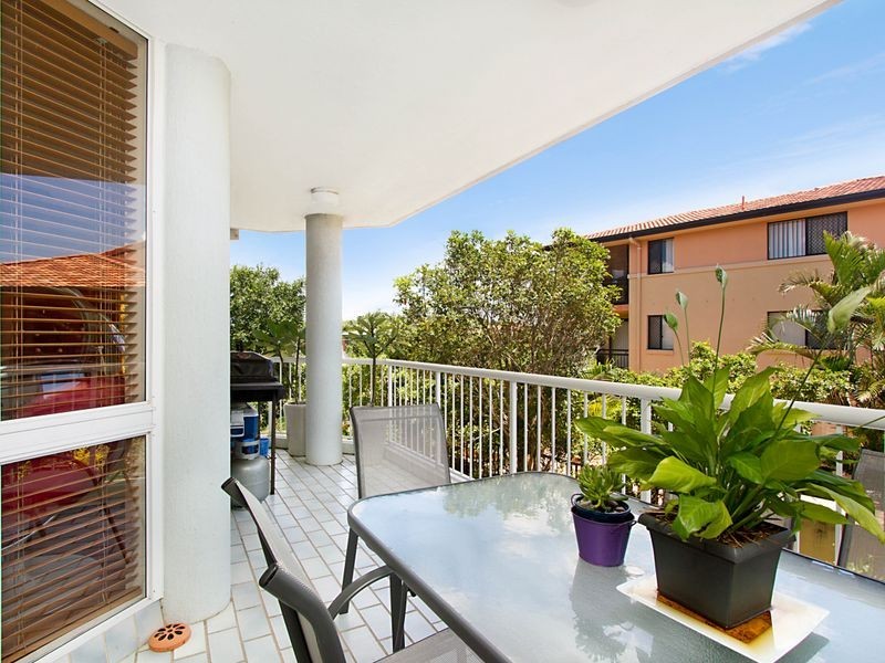 4/3 Tarni Avenue, Palm Beach QLD 4221