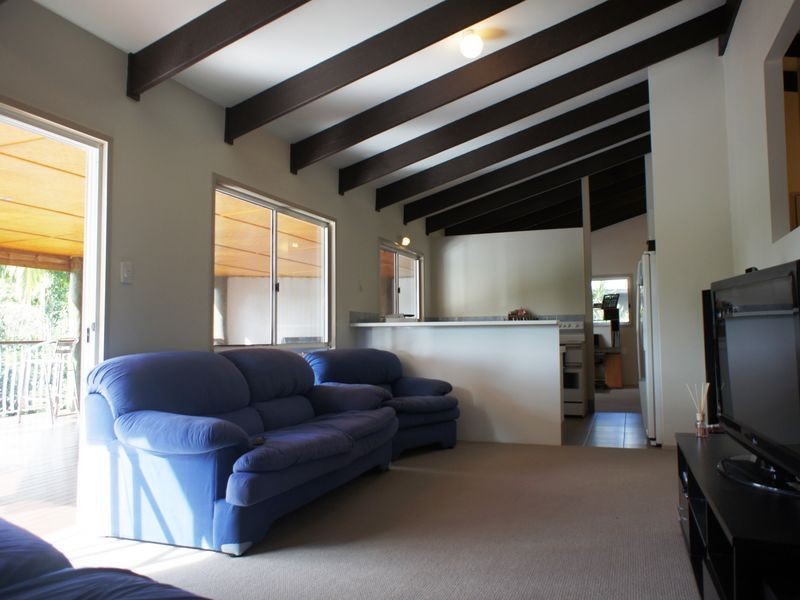 17 Crest Drive, Elanora QLD 4221