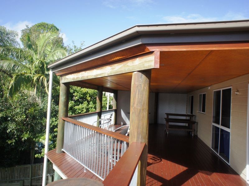 17 Crest Drive, Elanora QLD 4221