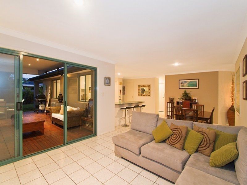14 Sittella Crescent, Burleigh Waters QLD 4220