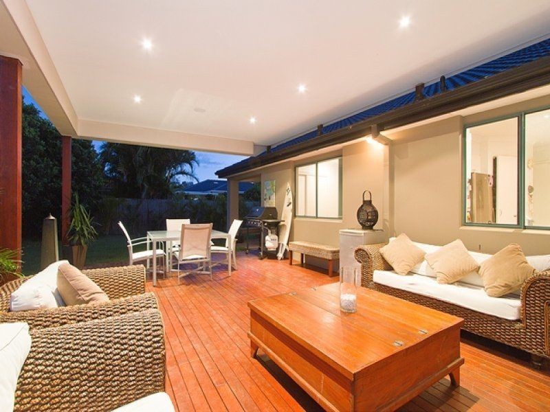 14 Sittella Crescent, Burleigh Waters QLD 4220