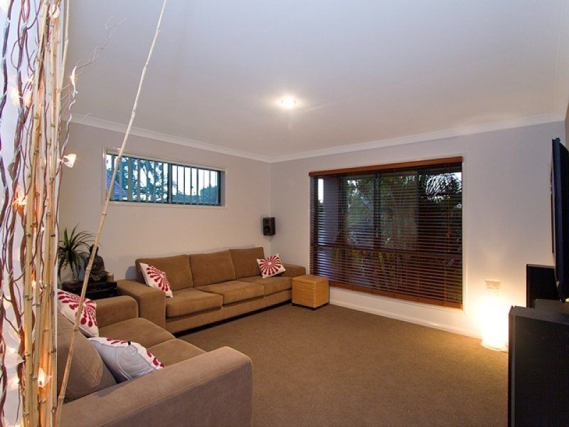 14 Sittella Crescent, Burleigh Waters QLD 4220