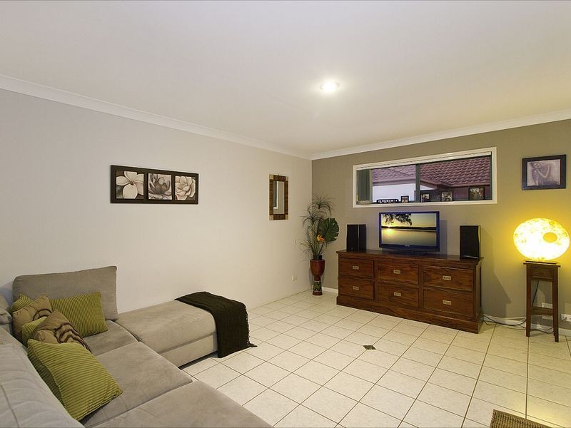 14 Sittella Crescent, Burleigh Waters QLD 4220