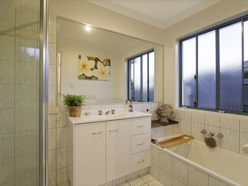 14 Sittella Crescent, Burleigh Waters QLD 4220