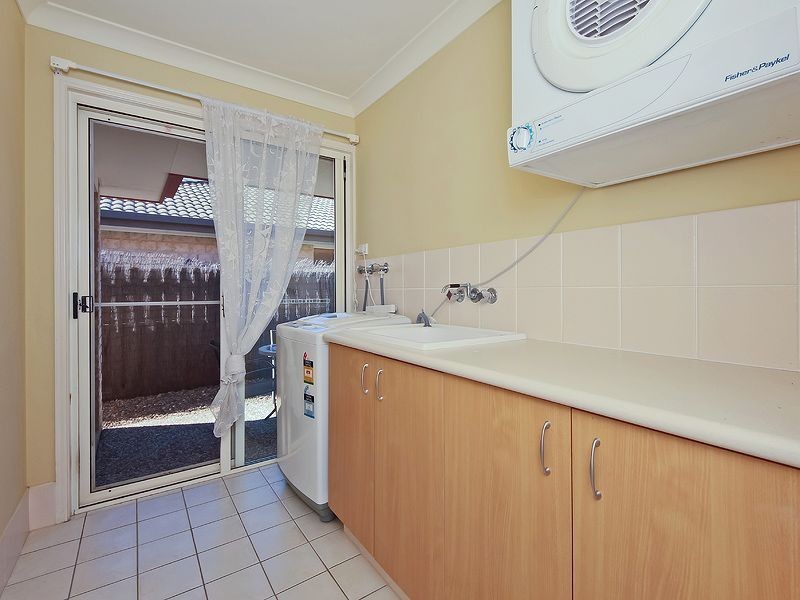 52 Yodelay Street, Varsity Lakes QLD 4227