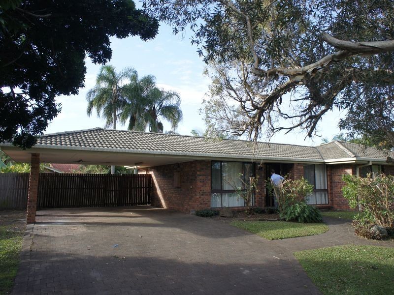 69 Barrier Reef Drive, Mermaid Waters QLD 4218