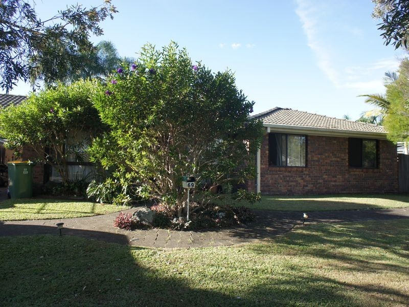 69 Barrier Reef Drive, Mermaid Waters QLD 4218