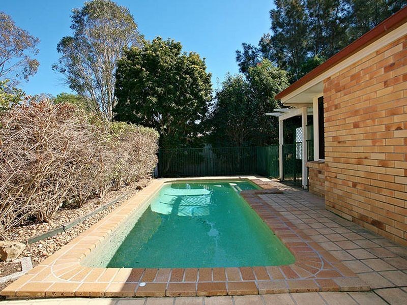 8 Baumea Court, Elanora QLD 4221