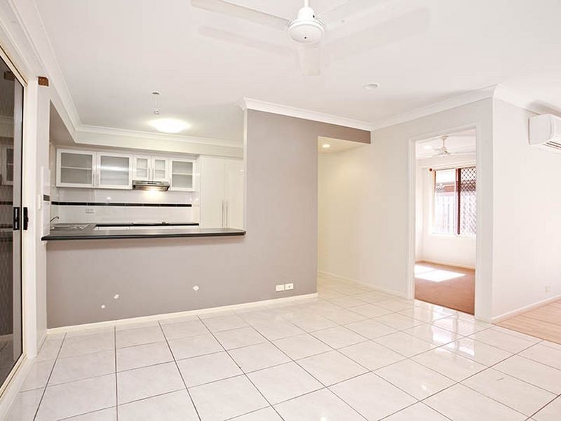 8 Baumea Court, Elanora QLD 4221