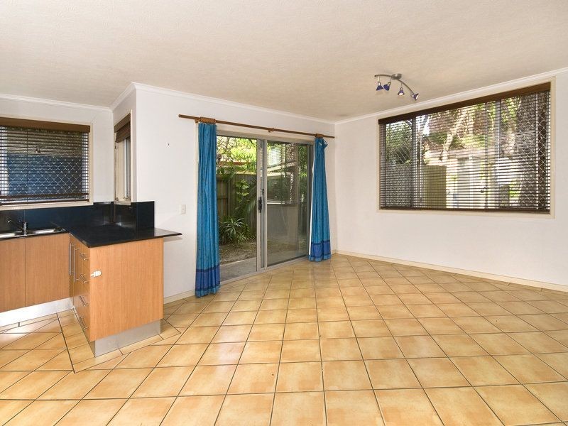 2/7 Allara Avenue, Palm Beach QLD 4221