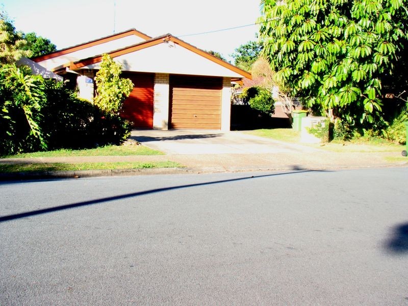 16 Brooke Ave, Palm Beach QLD 4221