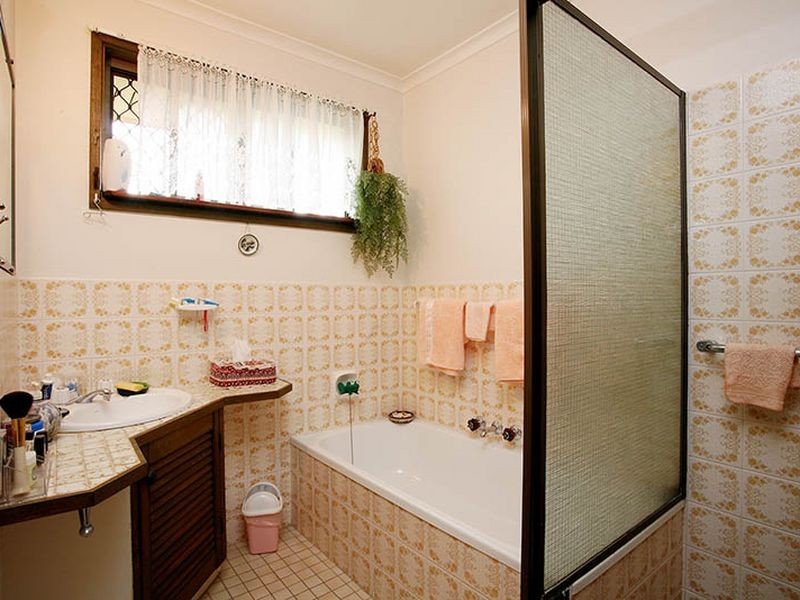 16 Brooke Ave, Palm Beach QLD 4221