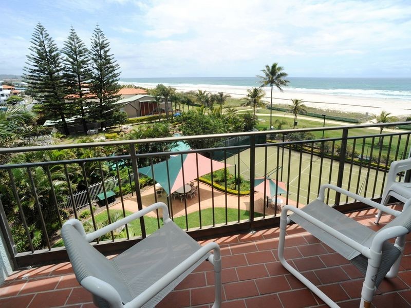4E/969 Gold Coast Highway, Palm Beach QLD 4221